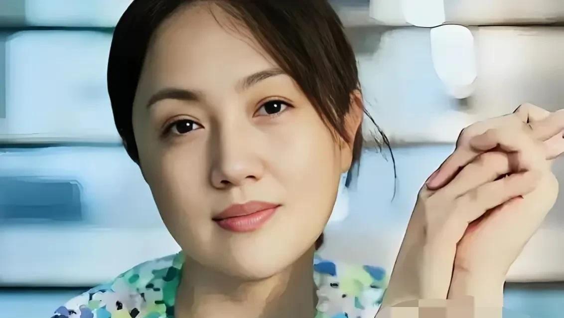 媛媛一生正直，无绯闻，人品好，夫妻恩爱，做了不少善事，捐钱，捐物，真正做实事，好