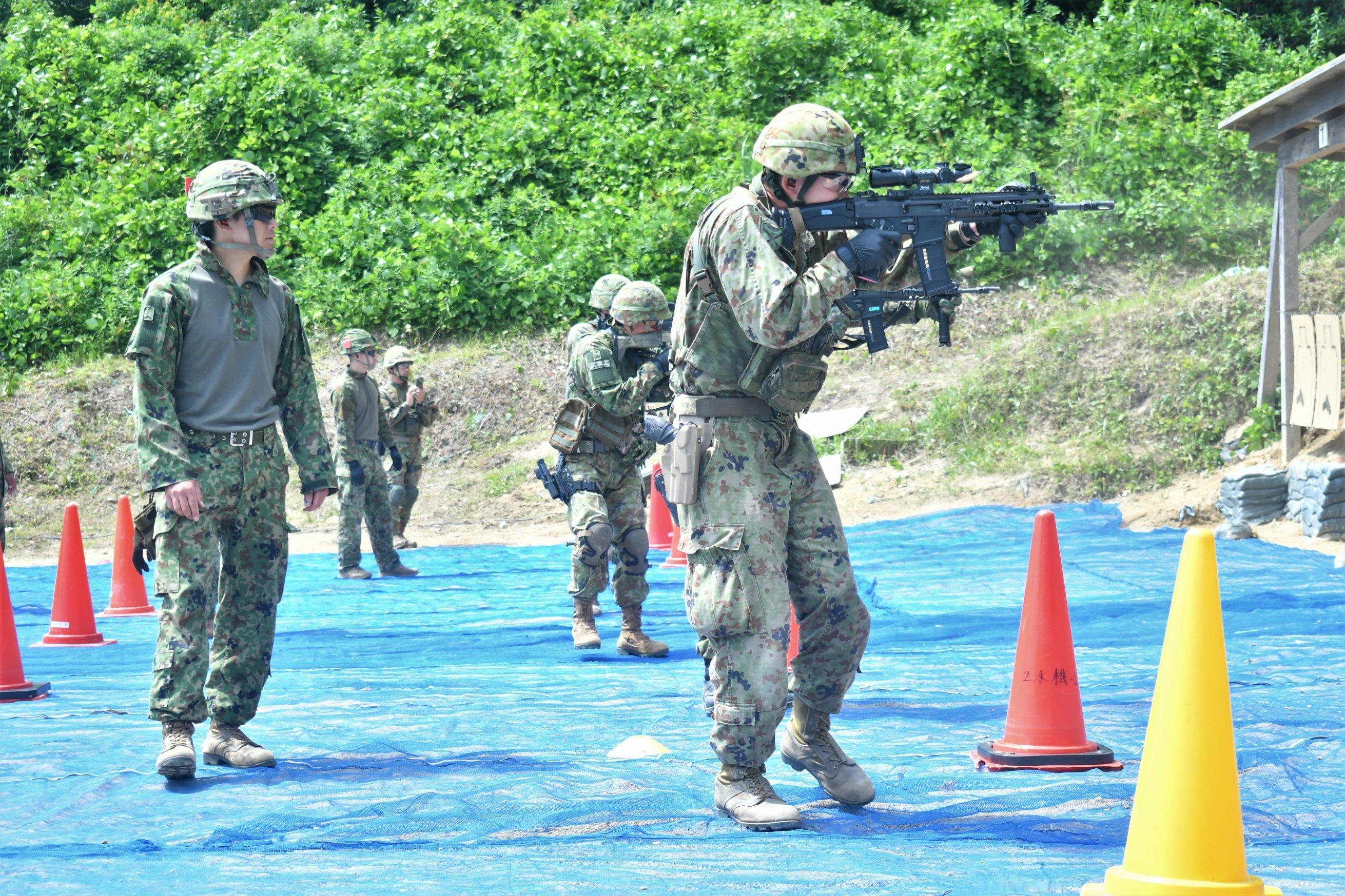 水陸機動団第2水陸機動連隊射击教官小组训练，首见上皮肤的20式小銃烽火问鼎计划