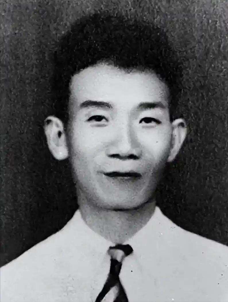 1919年,23岁的郁达夫去青楼,想要发泄一晚,对老鸦说:“给我找一个年纪大,长