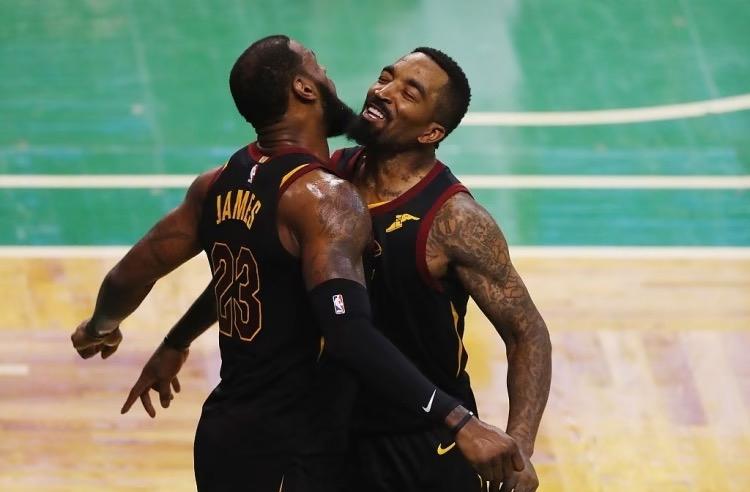 JR史密斯：詹姆斯巅峰期不投三分，都可以场均30分！12月16日。有NBA旧将