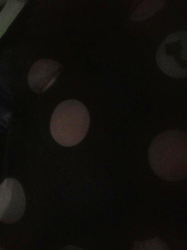 今晚丈夫回家一句话，把这事摊开了：婆婆在医院跟他说，家里两个闺女“都不用存钱”，