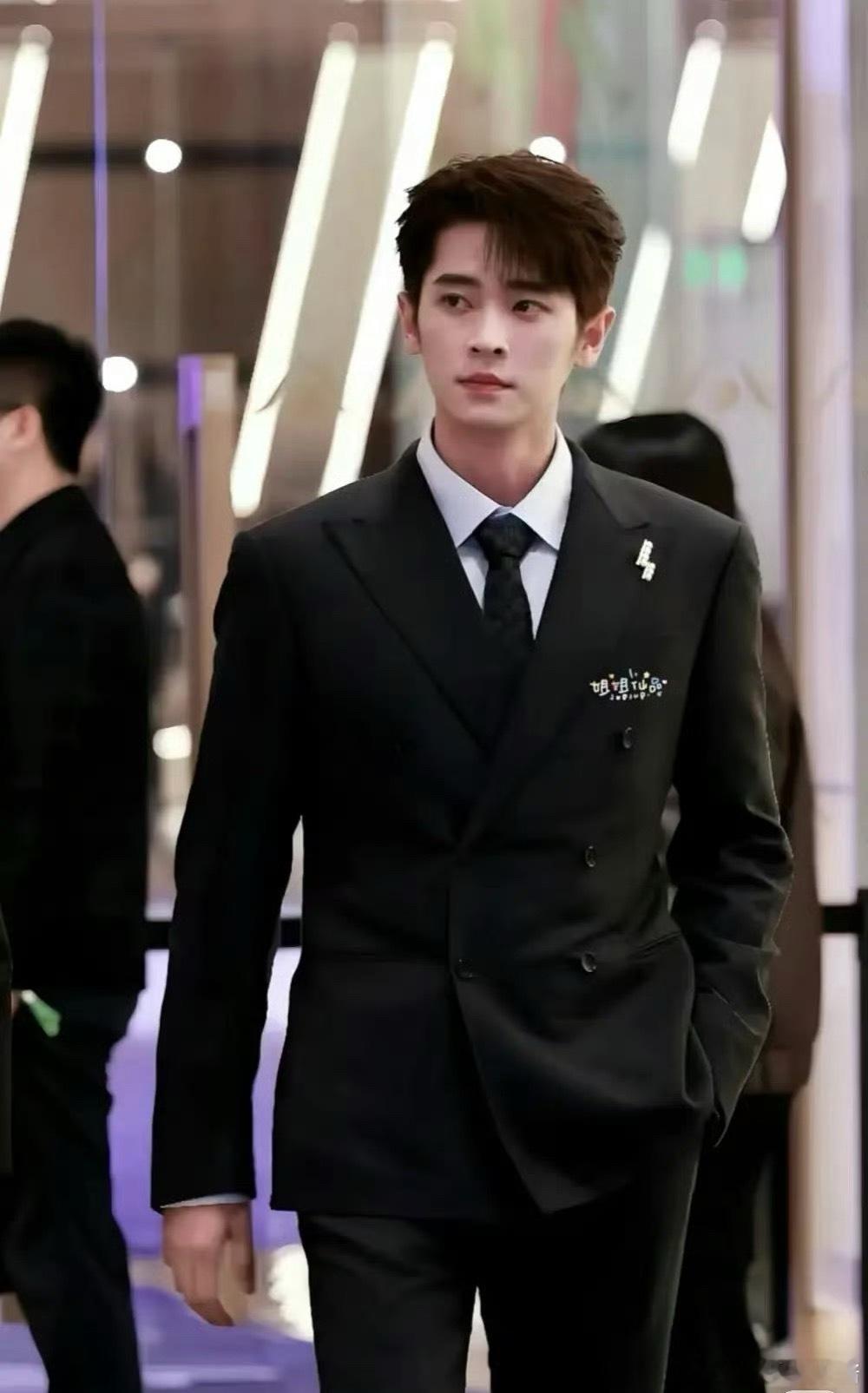 丞磊、代旭是同一个风格吗