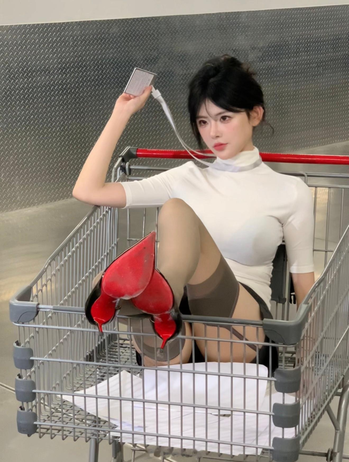 俺们祖孙三代是不是长得一样