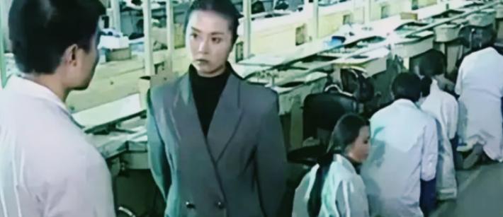 1995年3月7日，珠海瑞进电子厂内，韩国女老板金珍仙因一女工小憩，勒令全场12