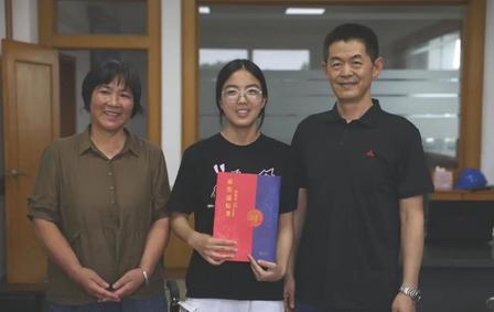 万万没想到！浙江女孩吴玉其匿名受助4年，成功保研复旦。好不容易找到恩人，见面直接