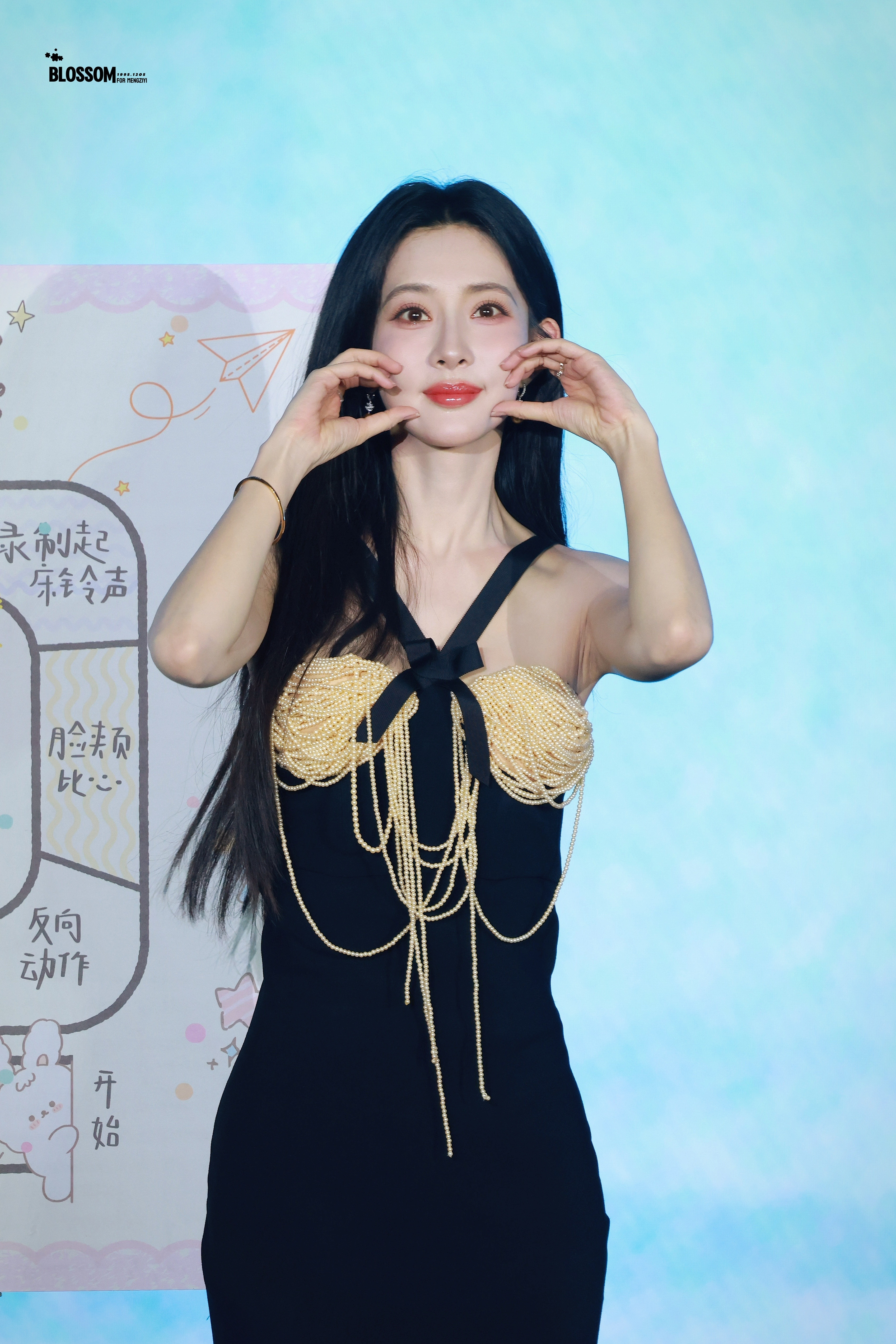 孟子义. 珍珠流苏礼服｜可甜可御的现场瞬间孟子义黑金吊带好美