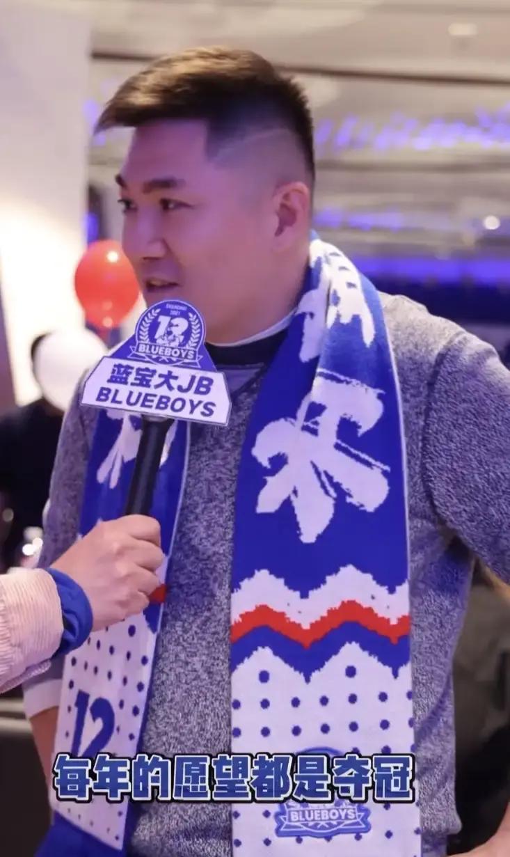 申花2026夺冠？先赢德比再说！球迷投票：82%把德比放首位，比冠军还急。