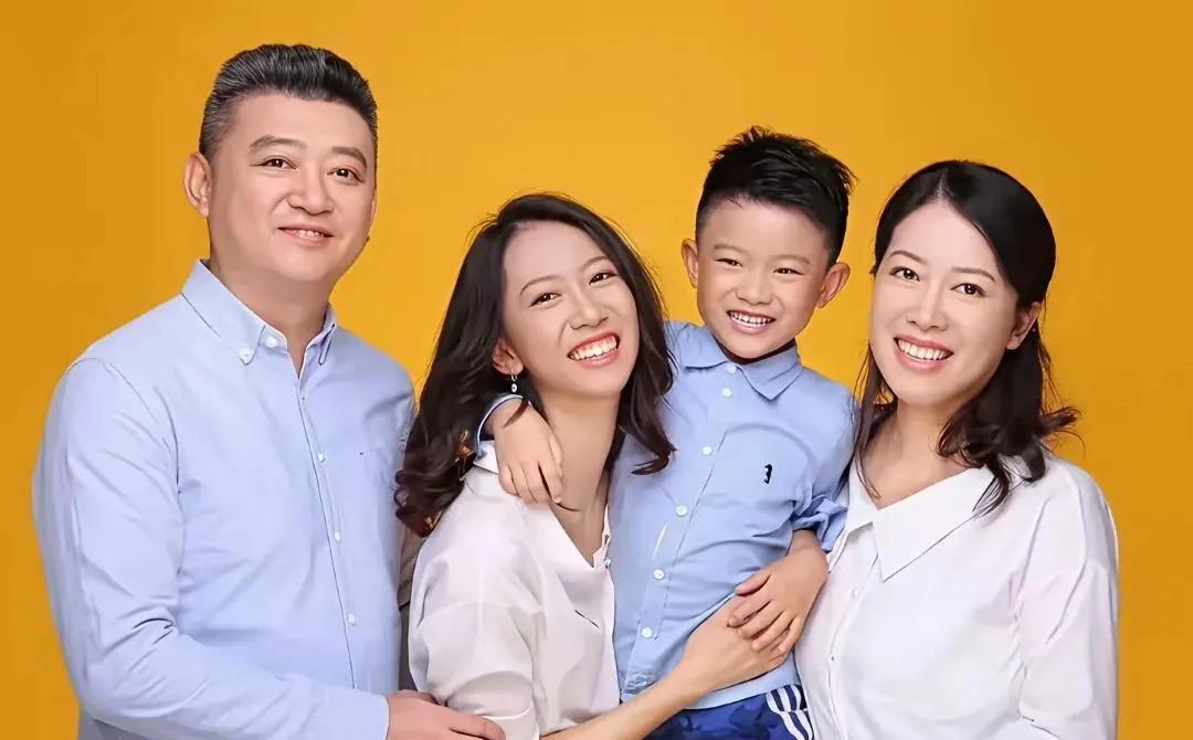 蒋小姐开始反击了，蒋小姐生气了。你们要是再惹她，她可是真的不会回国了。如果她
