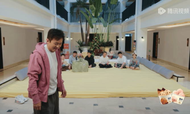 对邓超的磨叽有实感了磨叽王者邓超讨论去哪吃饭，从口味聊到装修，再分析排队时长，