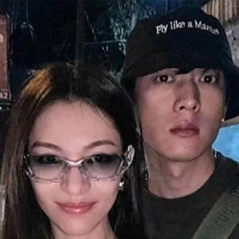 楚曦和侯雯元差点就领证结婚了，结果男方被突然分手。侯雯元不纠缠，麻溜地好聚好散。