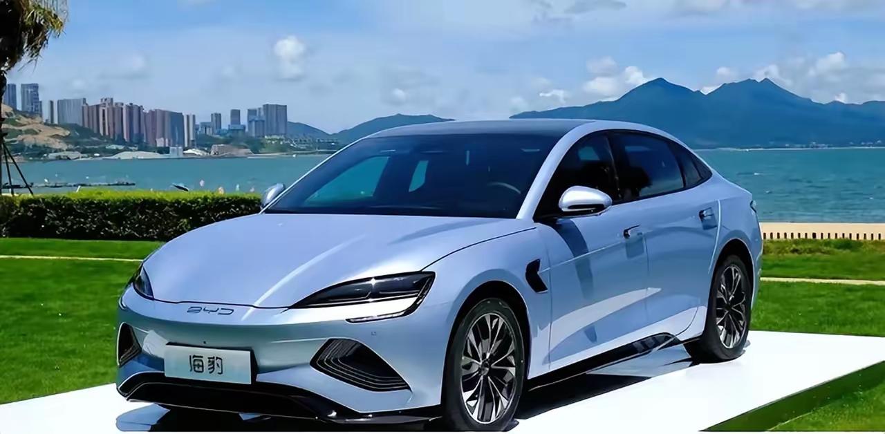 欧洲人突然不爱搞电车了，跑去研究氢能。马斯克冷笑一声：你们就是打不过中国。这