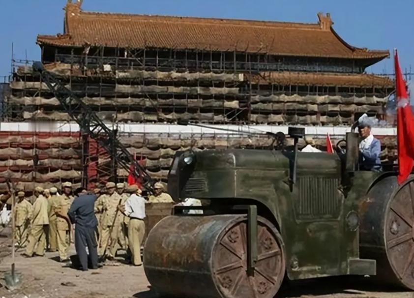 现在的天安门是秘密新建的，原来的早已被拆除？1969年国庆后，毛主席亲笔批示：原