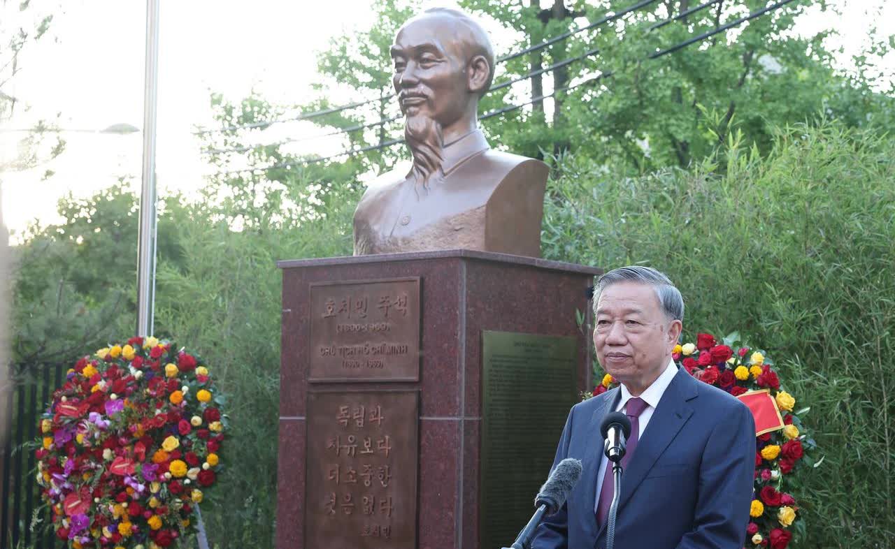 苏林重提胡志明夙愿，直言越南想当“世界列强”越南领导人苏林在韩国给胡志明
