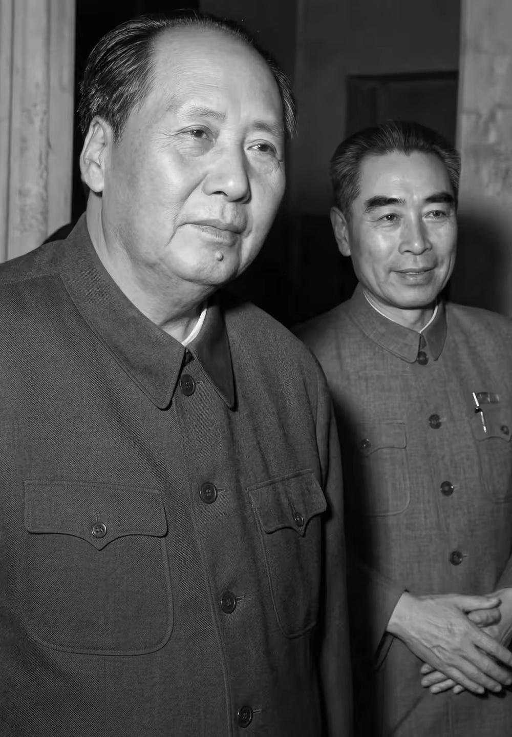 毛主席最怕的，就是干部忘了自己是谁这话听着糙，理儿不糙。再读《毛选》，读到那