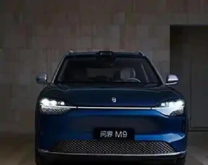 业内沸腾！问界M9宣布硬件可升级，鸿蒙智行重塑“车主尊严”不少人会问：硬件升