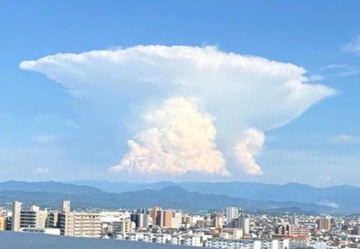 熊本7.1级地震后惊现“蘑菇云”，天空异象到底藏着什么秘密？7月28日下午，日