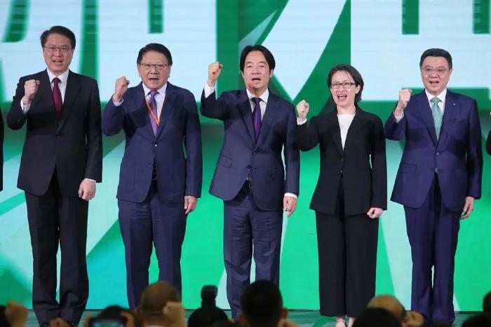 全代会双丑狂欢！一边喊“台独”一边当“宪政守门员”！7月19日