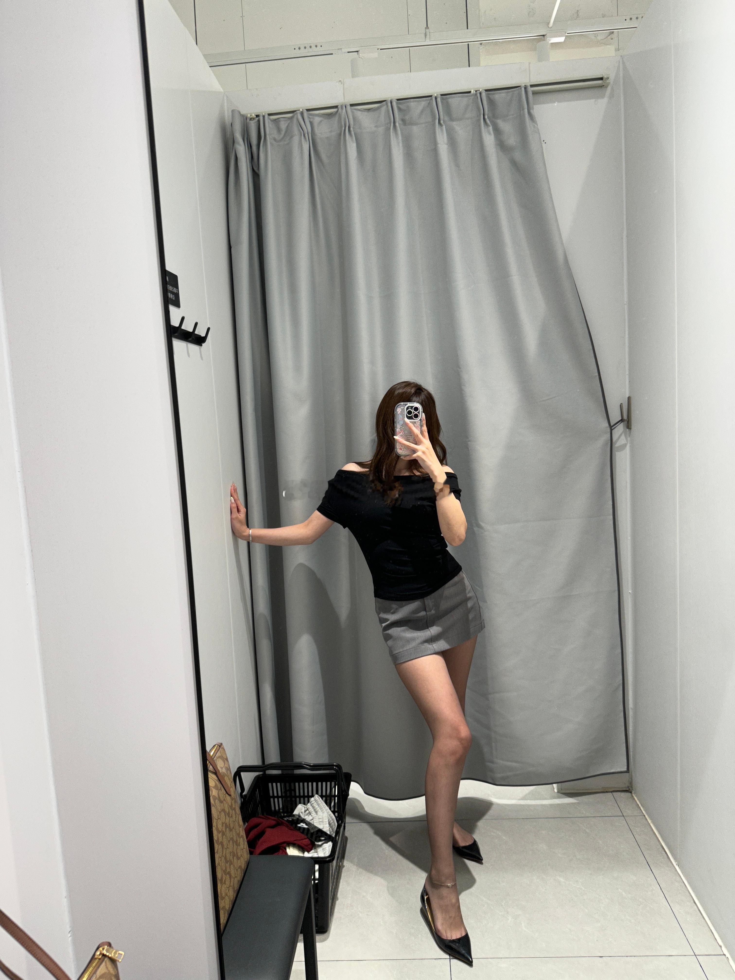 还得是黑灰cp！简简单单就很好看[墨镜]时尚穿搭今天穿什么ootd​​​