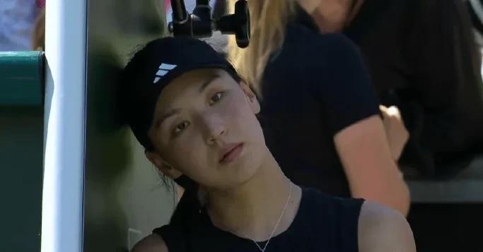 王欣瑜人是真美，比赛气质是真差！第一盘煮熟鸭子也能飞，大好局面下突然“不敢赢”了