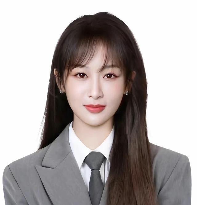 一觉醒来,估计全国人民都知道了32岁的杨紫,竟然又官宣了一部新剧!这事儿说来挺