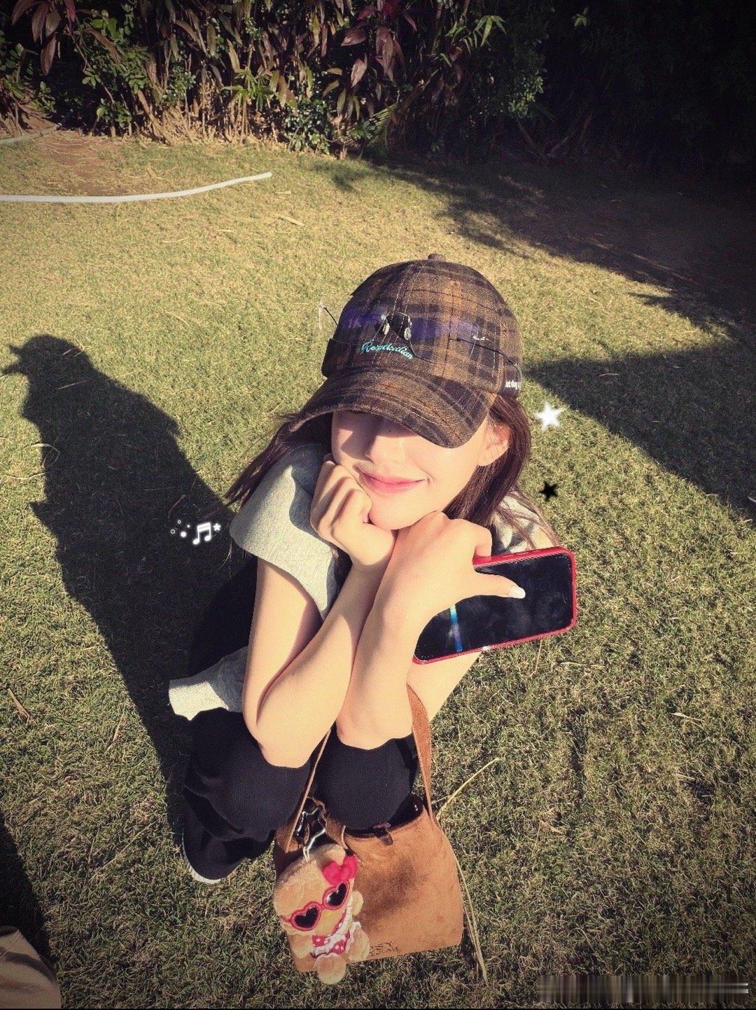 赵露思🍠最新营业照～阳光girl