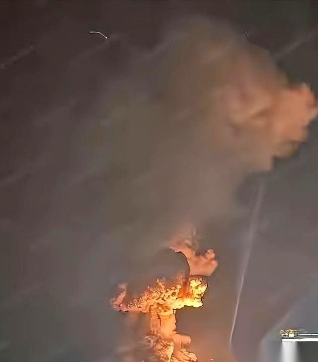 叙利亚那场仗，咱们的JY-27预警雷达，被对方炸得满地碎片。消息传回国内，不少