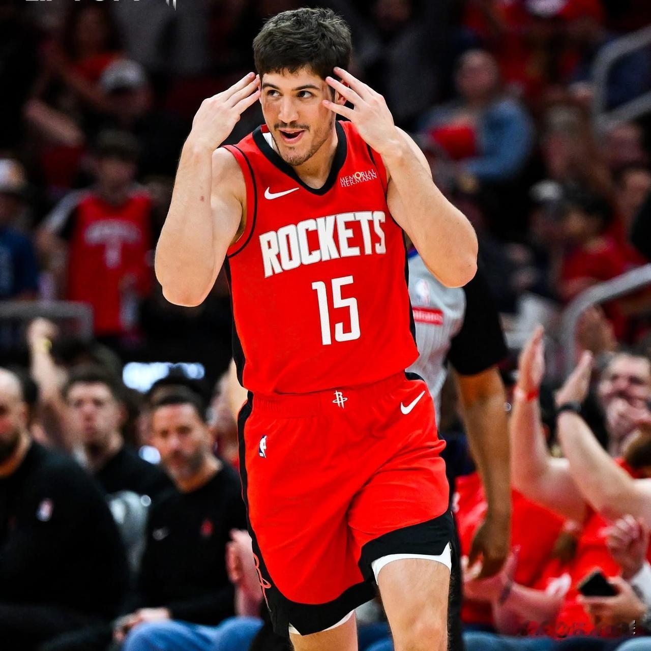 肯扬-马丁在报复火箭啊！他居然让火箭用谢波德+小贾+选秀权，去和老鹰交易，换回