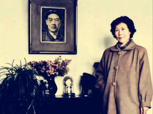 1953年，30岁的廖静文成了寡妇。丈夫徐悲鸿留下1200幅画作、上千件古代名画