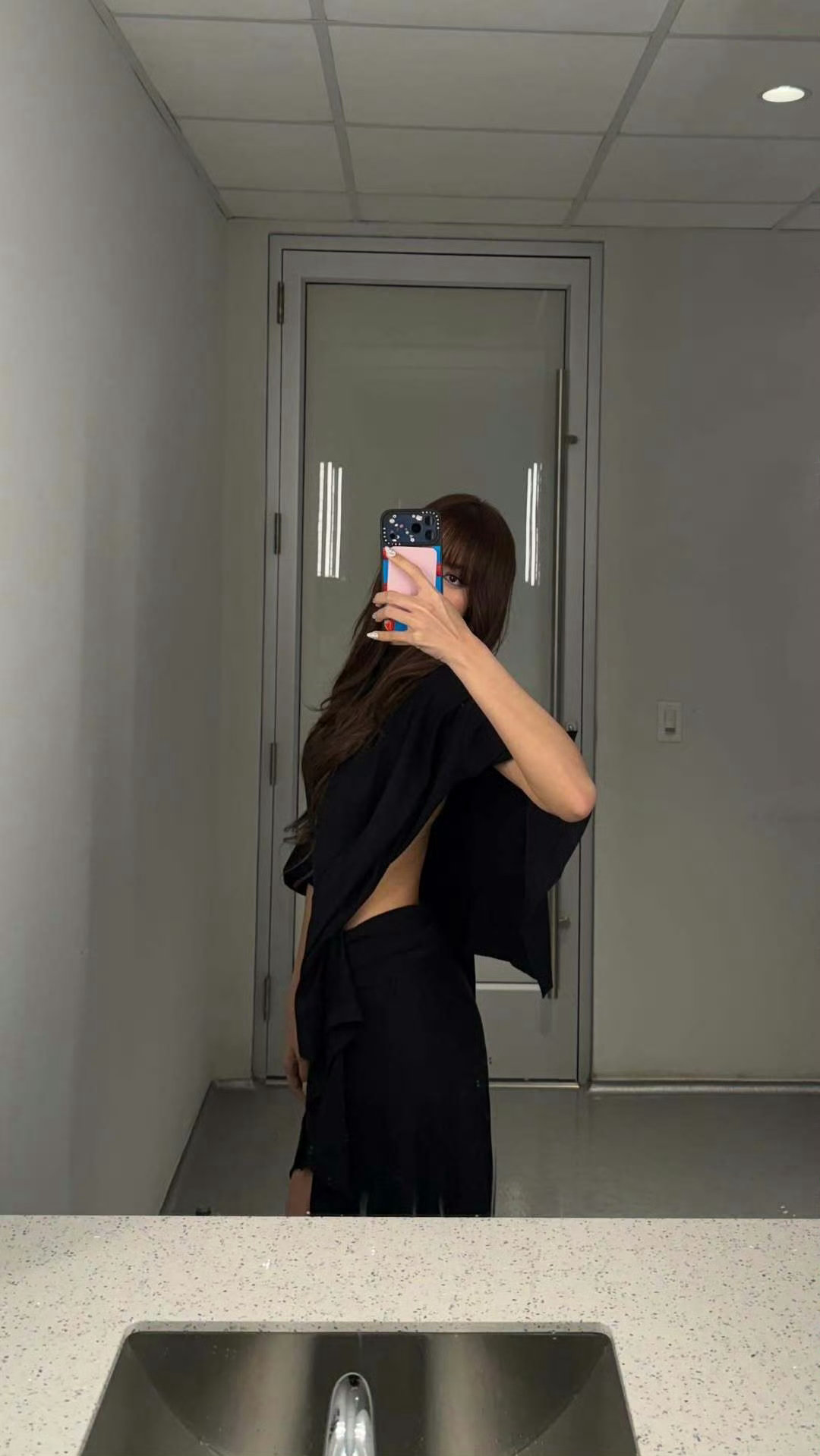 Lisa买了新法拉利Lisa的第八辆法拉利Lisa最新入手的第八辆法拉利被确认为