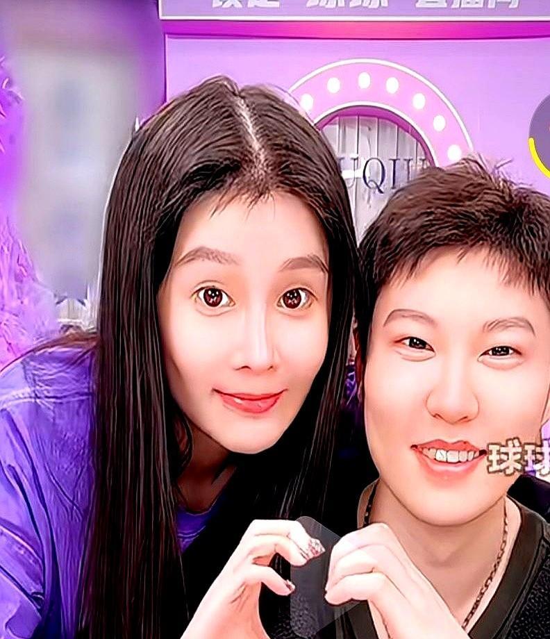 星二代不啃老，居然能这么赚钱？球球一句“我爸只求我们别败家”，把赵本山这对双胞