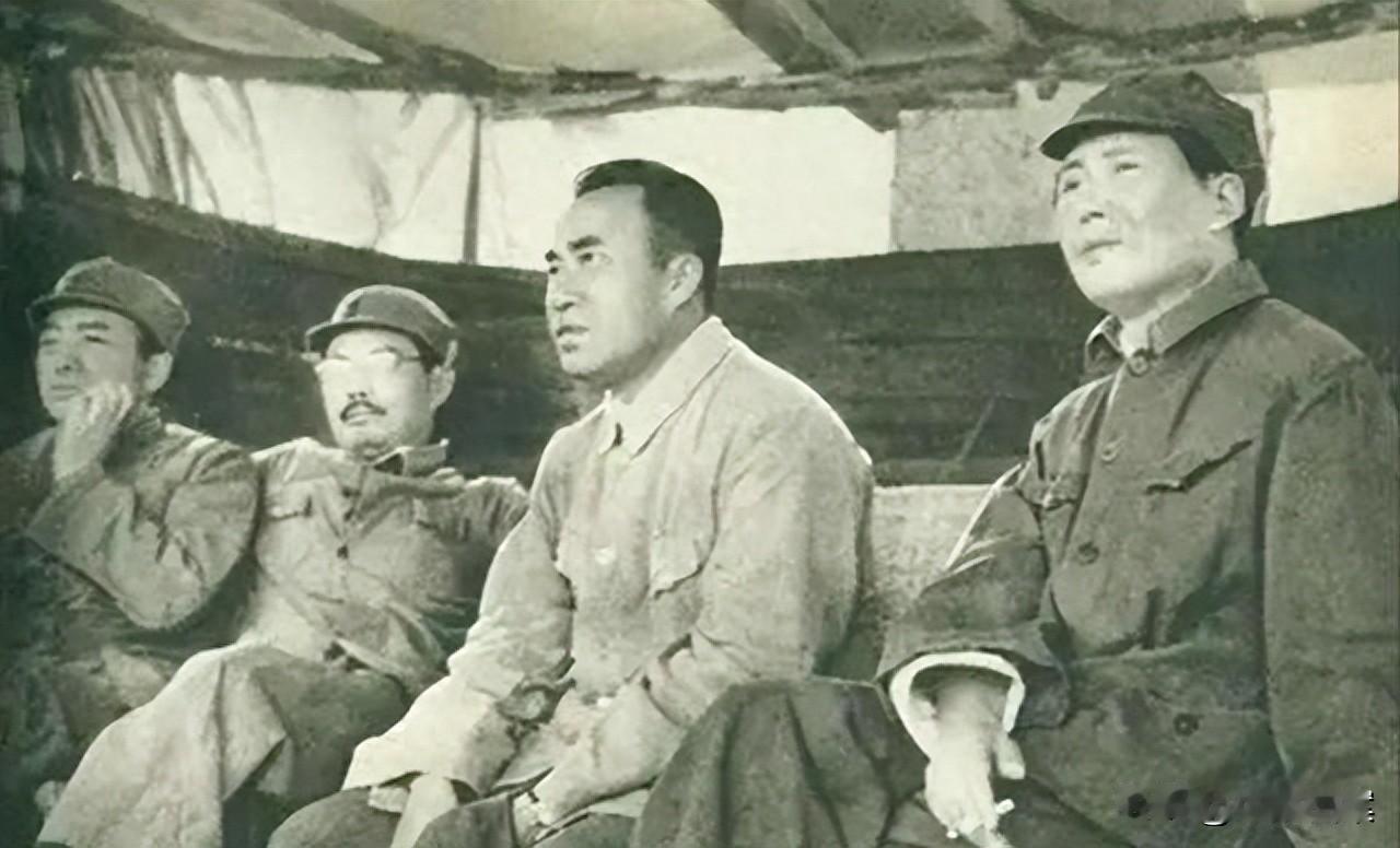 1959年关键转折，彭德怀遭免职后主动迁出中南海，万万没想到，伟人专门下达暖心指