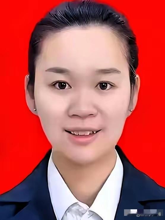 童丽娜，女，1989年8月生，陕西省西安市大明宫街道办事处工作人员。​