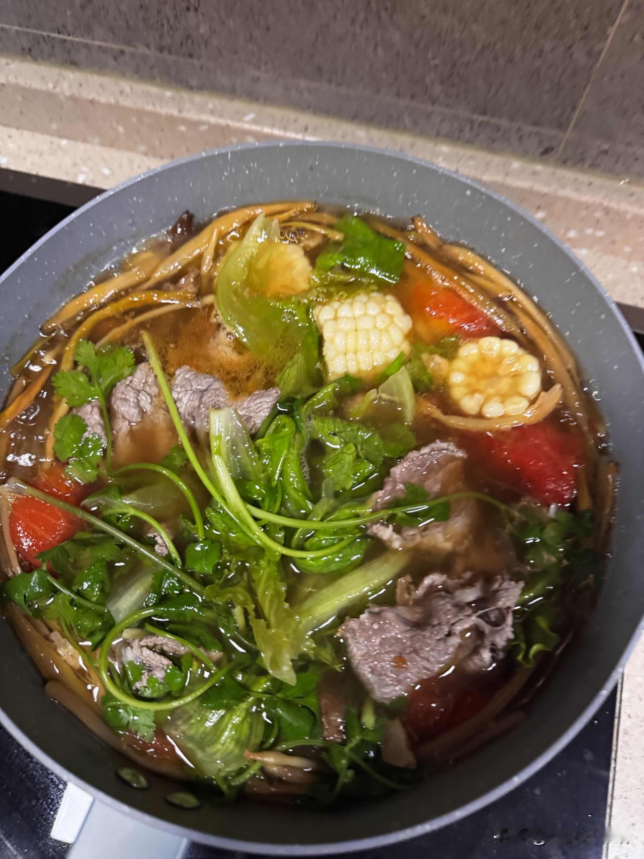 同事弟弟送外卖全款买房的经历，震惊了我。他弟弟，当年全职跑外卖，真的靠这个赚了