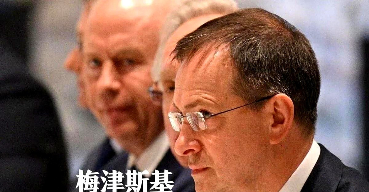 俄乌谈判俄罗斯出狠招，真绝了开会谈判这种事儿，吵吵嚷嚷很