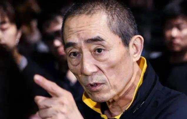 1990年，张艺谋筹拍《大红灯笼高高挂》，46岁的曹翠芬来面试二姨太，但张艺谋却