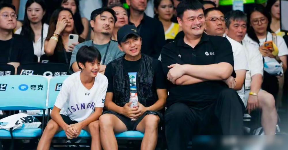 14岁的等等，竟在国际赛场上狂砍21分带队逆袭，姚明看了都得竖大拇指！很多