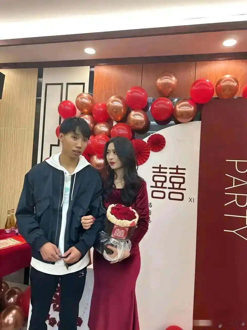 真的不知道新娘是怎么看上的他？图什么