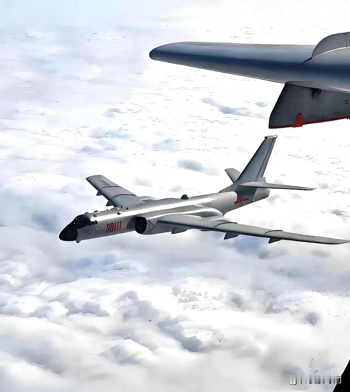 中国今天终于出手，菲律宾不敢说话了！今天上午，中国军方出动轰-6K轰炸机，与多