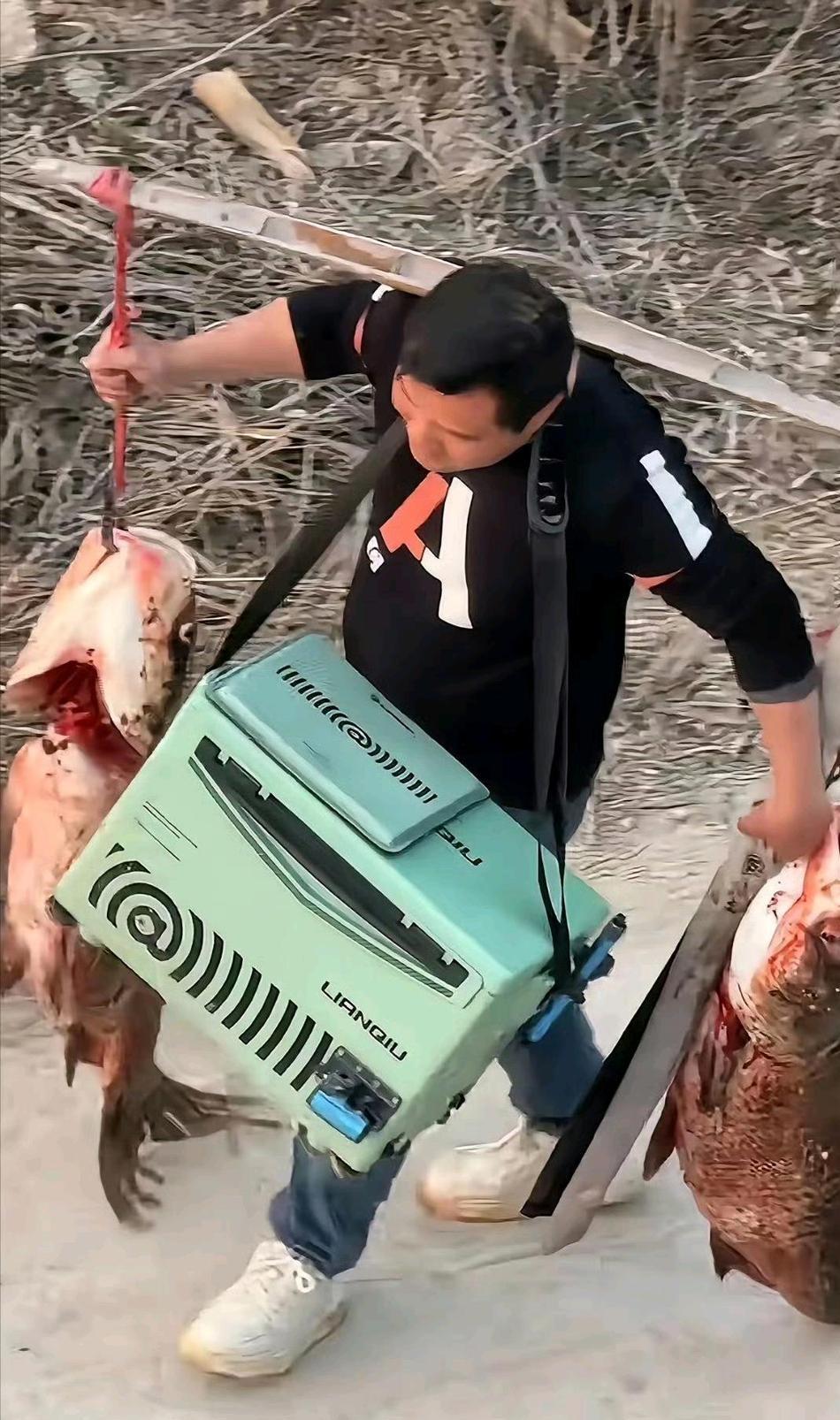 三过家门而不入，在村里已经转了两圈了…