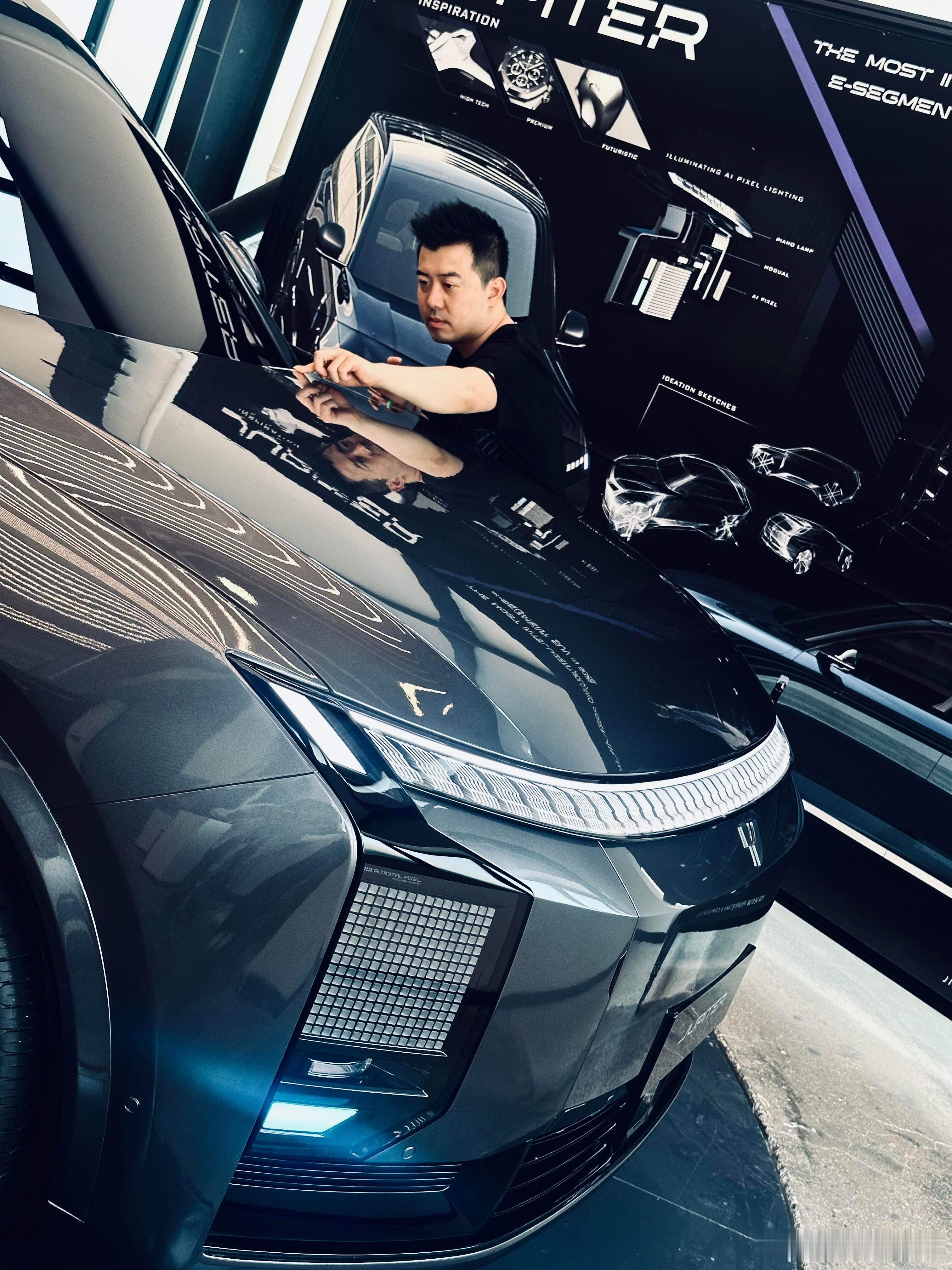 极越09纯电六座旗舰豪华SUV，未来科技、原创设计、超越想象！极越09汽场