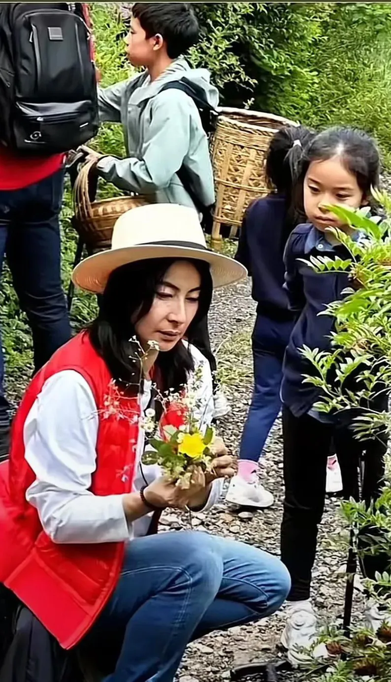 郭晶晶和霍启刚写得真好，夫妻二人都是干实事的人。短短几天的贵州调研，就看到了当地