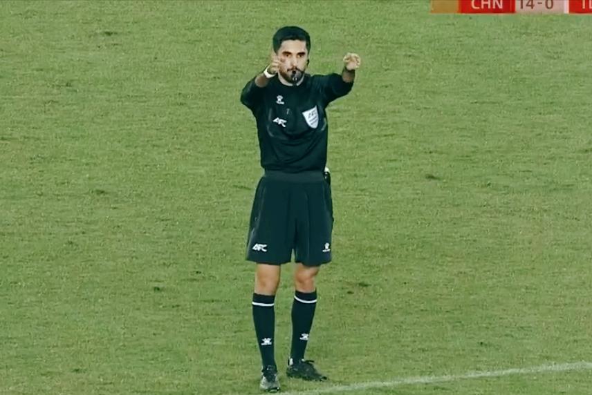 比14：0更珍贵的！U17亚洲杯大胜东帝汶，中国男足队员赛后主动上前安慰对手。