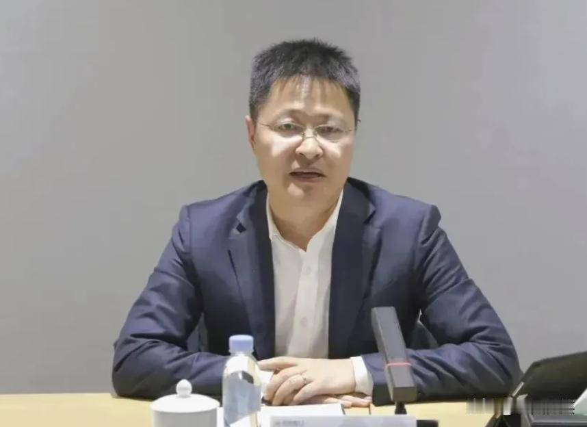 赵海峰，1980年出生，江苏启东人，原招商蛇口浙江公司党委书记、总经理。202