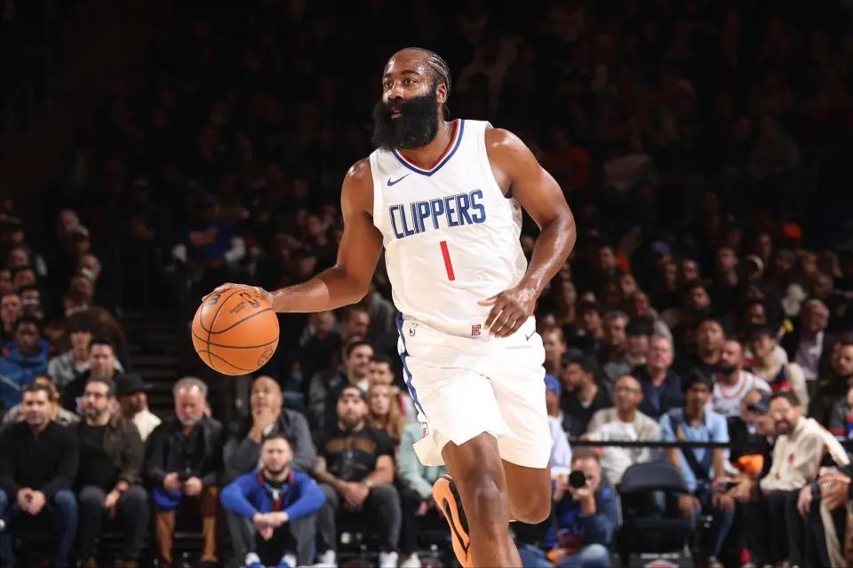 休赛期火箭有机会得到哈登，却没有行动，火箭球迷愤怒！3秒速读：根据美国NBA