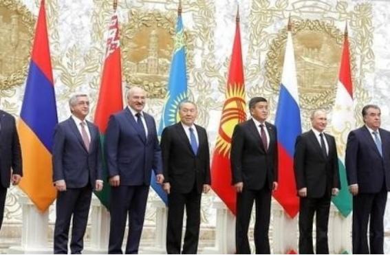 许多人以为，只要中国崛起，坐不住的就是美国。错了。比美国更紧绷的，不是别人，正是