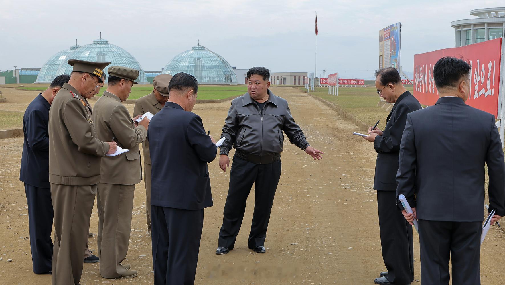 金正恩同志再次亲临现场，指导新义州温室综合农场建设工程​​​