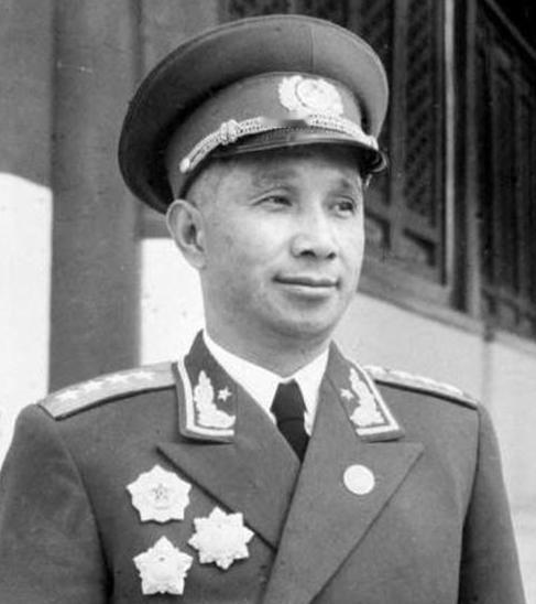 抗美援朝美国失败了，是彭德怀太厉害了，美国应该庆幸粟裕没去，毛主席一开始就想让粟