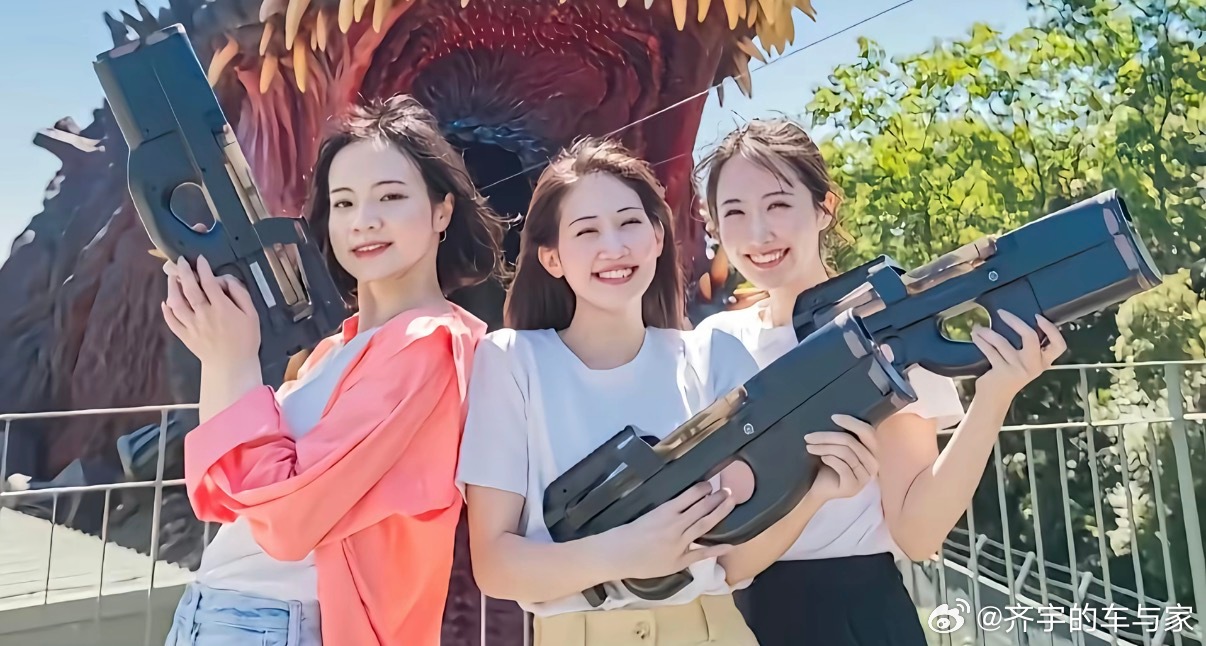 看到这个热搜我想到了这张图，P90自杀小队请全球通缉发明这个水枪的天才