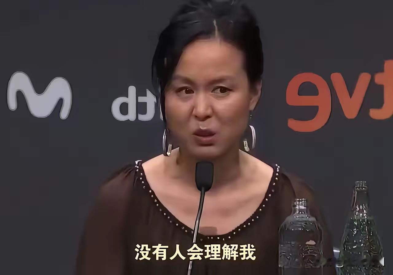 赵箫泓在一次采访中说：没有人会理解我…我只想问他一句：谁去理解被你一刀杀死的