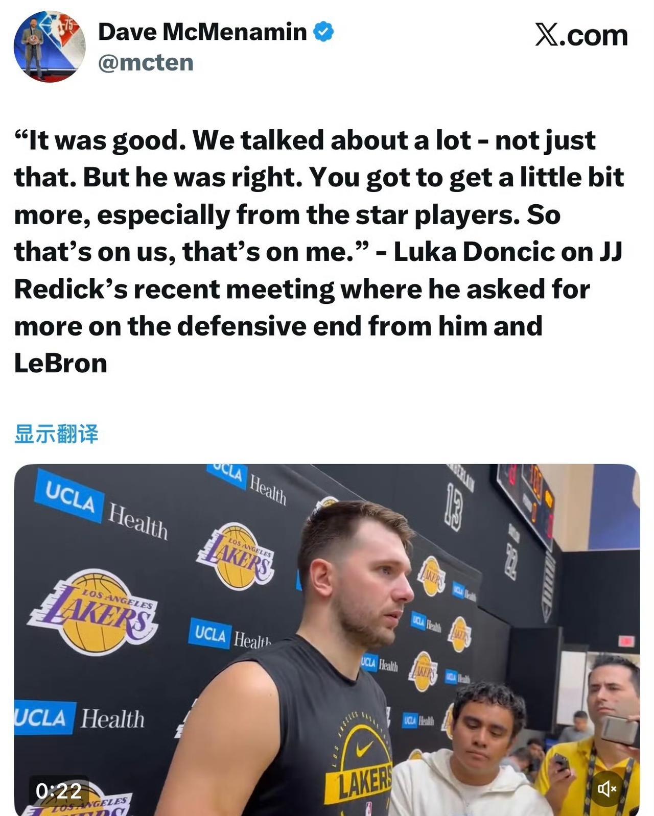 东契奇谈近日与雷迪克交流，后者要求他和詹姆斯在防守端投入更多精力：掘金后卫布鲁